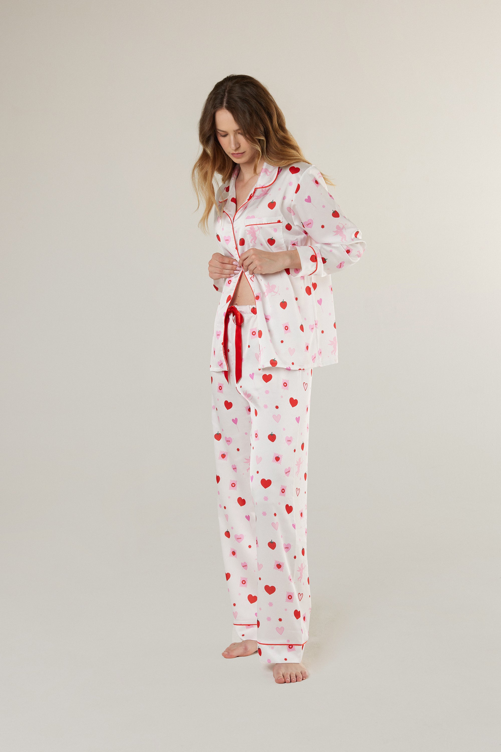 love, sweets & hugs white