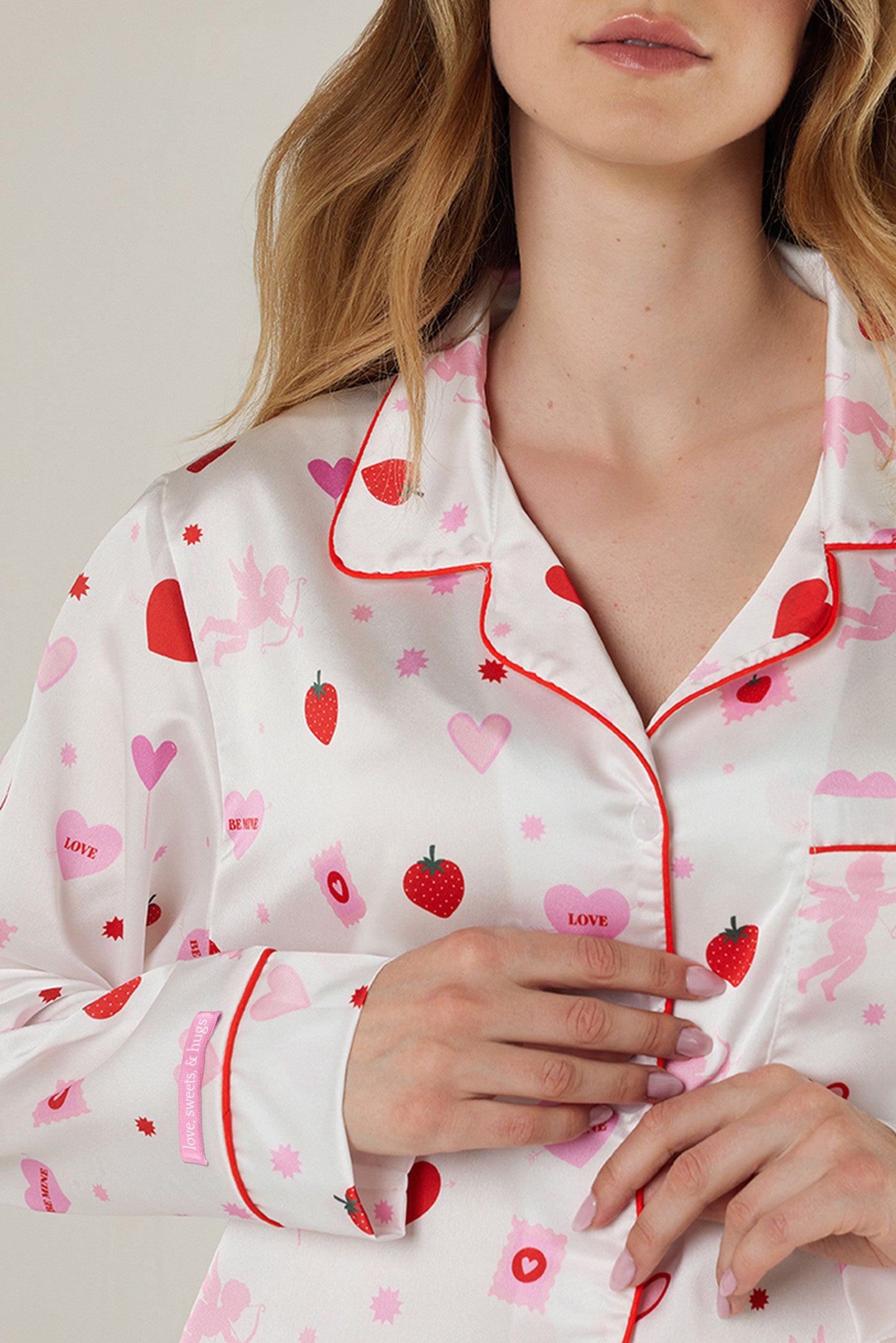 love, sweets & hugs white