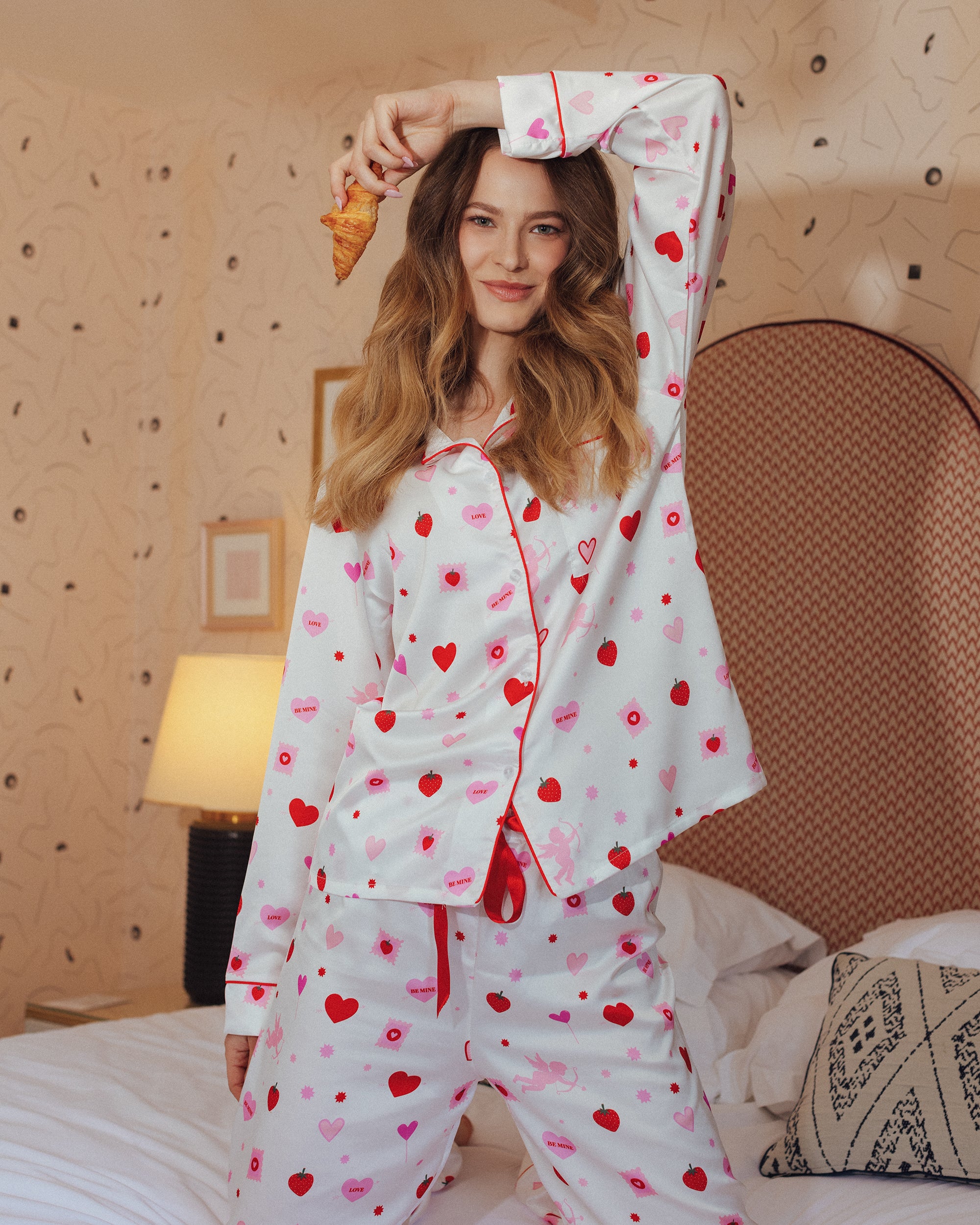 love, sweets & hugs white